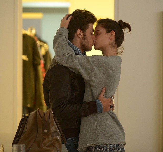 Chay Suede e Laura Neiva (Foto: Francisco Cepeda/AGNews)