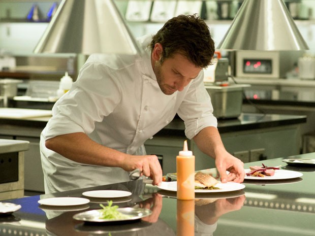 Bradley Cooper em cena de 'Pegando fogo' (Foto: Alex Bailey/The Weinstein Company/AP) Bradley Cooper em cena de 'Pegando fogo' (Foto: Alex Bailey/The Weinstein Company/AP)