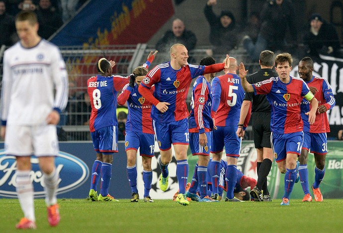 Basel comemora gol sobre Chelsea (Foto: AP)