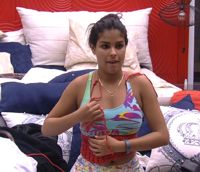 Munik paga peitinho gif (Foto: TV Globo) Munik paga peitinho gif (Foto: TV Globo)