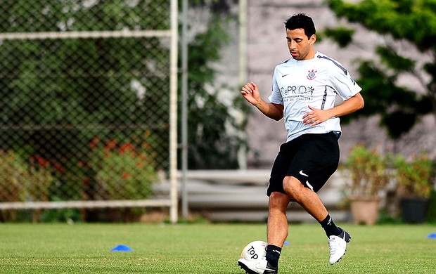 Maldonado treino Corinthians (Foto: Marcos Ribolli / Globoesporte.com)