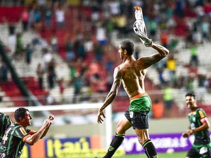 Michael; América-MG (Foto: Mourão Panda/Divulgação/AFC)
