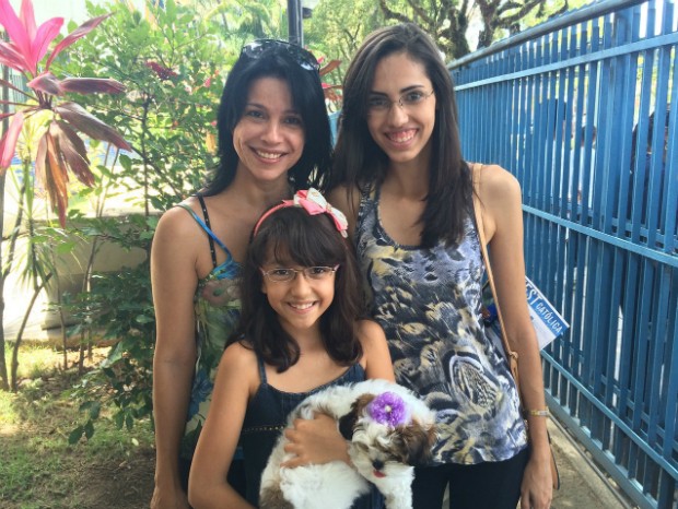 Estudante levou mãe, irmã e a cachorrinha Jade (Foto: Victoria Varejão/ G1)