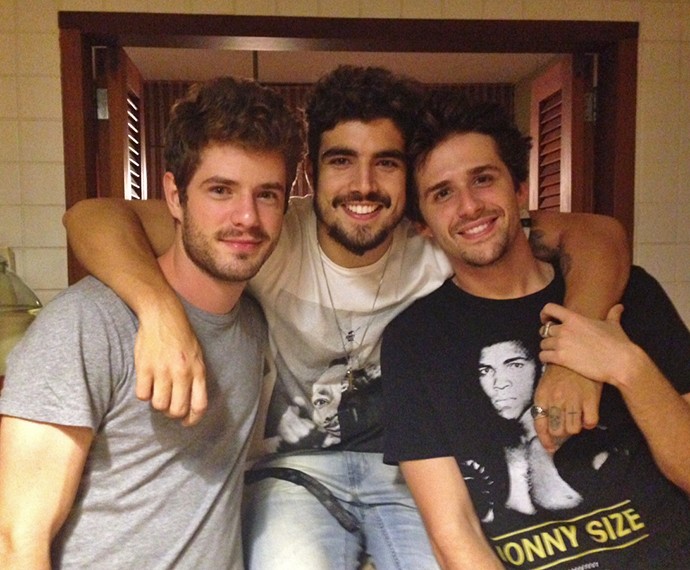 Maurício, Caio e Gil são amigos de longa data e estreitaram a amizade trabalhando na mesma novela (Foto: Ariane Ducati/Gshow)