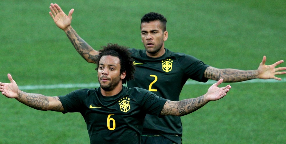 Titulares absolutos da seleção brasileira, laterais marcam nome na história atuando por seus clubes (Foto: Agência Getty Images)