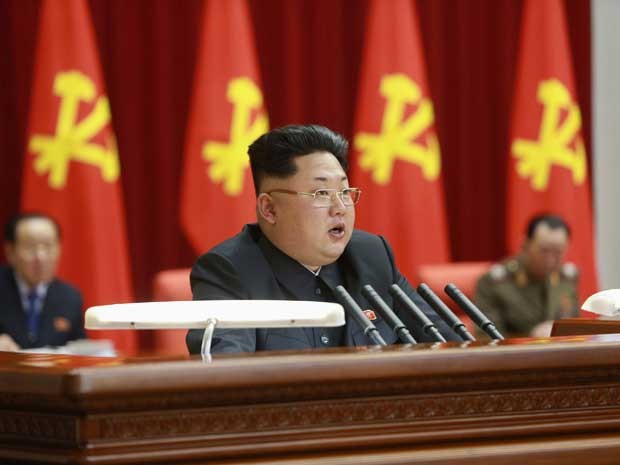 Líder norte-coreano Kim Jong-un, durante reunião do Comitê Central do Partido dos Trabalhadores da Coreia em Pyongyang, na quarta-feira (18). (Foto: KCNA / Reuters)