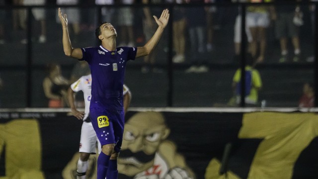 Resultado de imagem para Vasco 1-3 Cruzeiro 2015