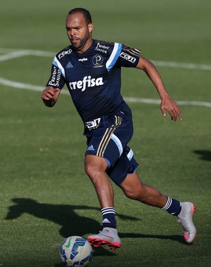 Alecsandro projeta reencontro com o Flamengo e não teme xingamentos
