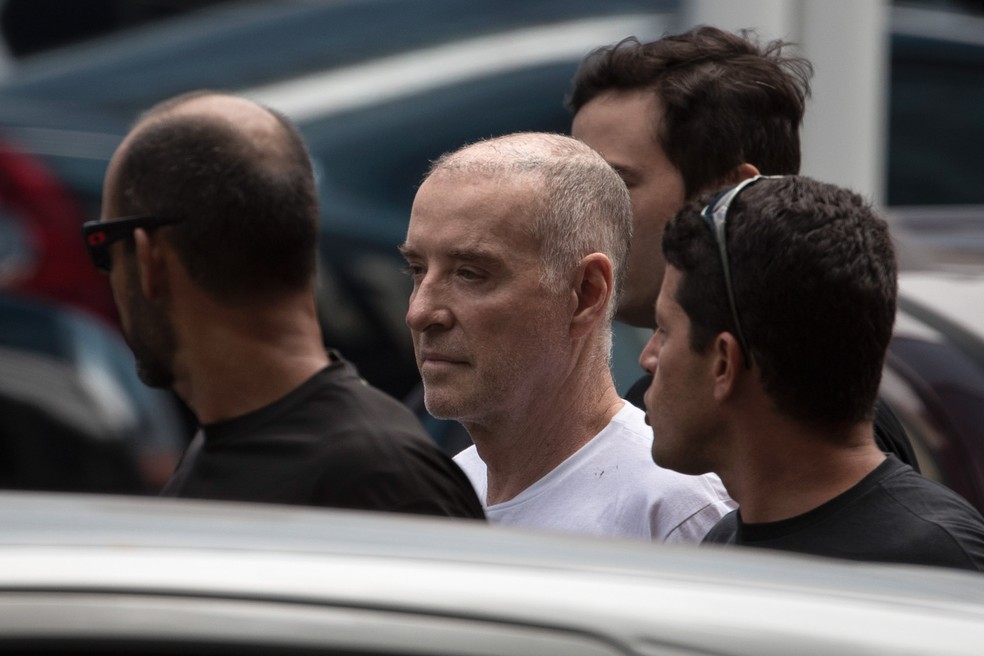 O empresário Eike Batista, após ser preso pela Polícia Federal (Foto: Felipe Dana/AP)