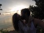 Jayme Matarazzo e a mulher posam em clima de romance em lua de mel