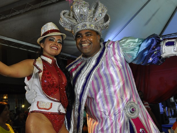 Rainha e Rei Momo do carnaval 2017 de Poços de Caldas (MG) (Foto: Lúcia Ribeiro/G1) Rainha e Rei Momo do carnaval 2017 de Poços de Caldas (MG) (Foto: Lúcia Ribeiro/G1)
