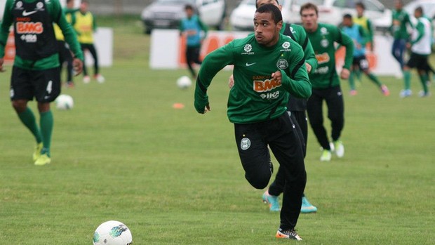 Henrique terá a primeira oportunidade entre os relacionados do Coritiba (Foto: Julia Abdul-Hak / Backstage Comunicação)