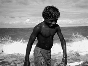 Imagem de 2005 mostra Fininho no Mar do Macaco, praia com ondas ideais para o surfe, aos 10 anos (Foto: Divulgação PBSurf)