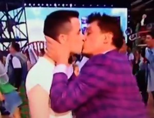 Beijo Abertura Commonwealth (Foto: Reprodução)