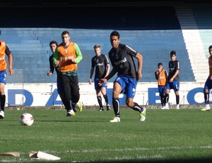 Souza retoma treinos no Grêmio (Foto: Hector Werlang/Globoesporte.com)