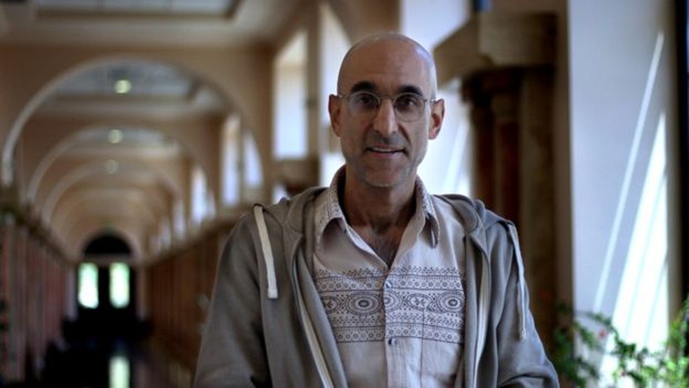 Catena começou a formar médicos e enfermeiros locais para que possam assumir seu papel (Foto: : MARCIA BIZZOTTO/BBC BRASIL)