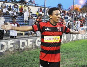 Edson Di, atacante do Flamengo-PI (Foto: Renan Morais/GLOBOESPORTE.COM) Edson Di, atacante do Flamengo-PI (Foto: Renan Morais/GLOBOESPORTE.COM)