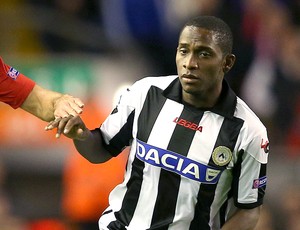 Willians na partida do Udinese (Foto: Getty Images)