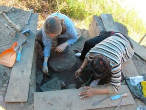 Escavações aconteceram entre os dias 20 e 30 de novembro, com professores, alunos e arqueólogos de RO (Foto: Departamento de Arquiologia/Unir)