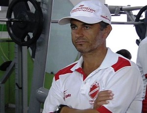 Robélio Schneiger, técnico do Vila Nova (Foto: Reprodução/TV Anhanguera)