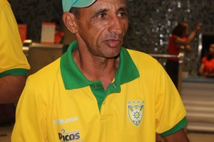 José Batista - técnico do Picos (Foto: Emanuele Madeira/GLOBOESPORTE.COM)