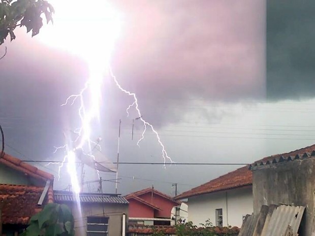 G Internauta Flagra Raio Em Pouso Alegre Fiquei Impressionado