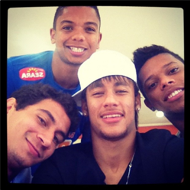 Neymar inclui David Braz aos 'Meninos da Vila' (Foto: Reprodução / Instagram)