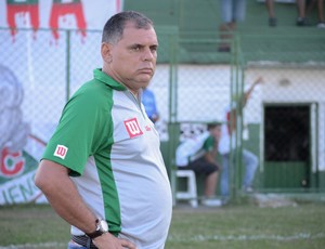 Toninho Andrade, técnico da Cabofriense (Foto: Léo Borges/NaJogada)