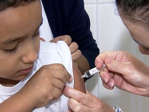 Após mortes por H1N1, clínicas têm lista de espera por vacina contra gripe (Foto: Reprodução / EPTV)
