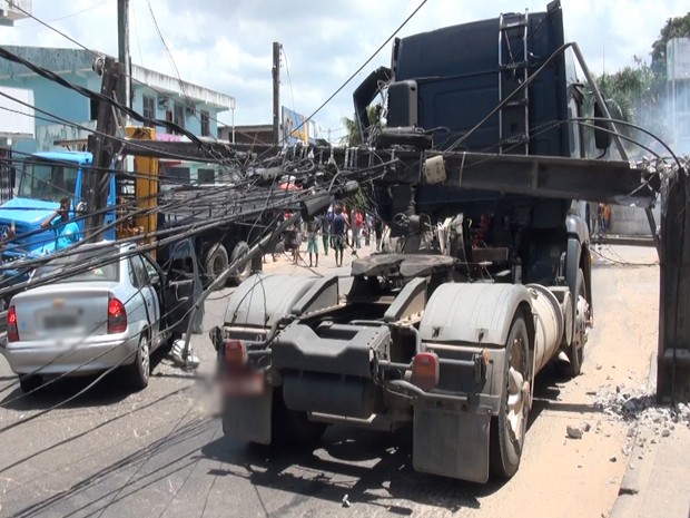 Acidente na Bahia (Foto: Ivanildo Santos/TV Bahia)