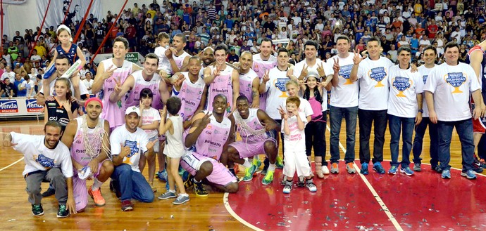 Bauru Basquete, campeão do Paulista 2014 (Foto: Henrique Costa / Bauru Basket) Bauru Basquete, campeão do Paulista 2014 (Foto: Henrique Costa / Bauru Basket)