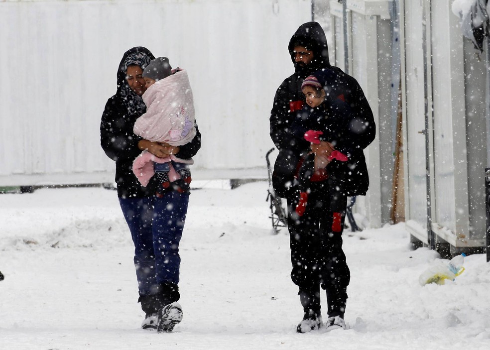 Nevascas têm atingido países europeus (Foto: Yannis Behrakis/Reuters) Nevascas têm atingido países europeus (Foto: Yannis Behrakis/Reuters)