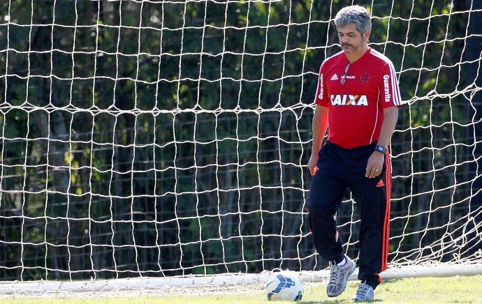 Ney Franco no treino do Flamengo (Foto: Marcos Tristão / Agência O Globo)