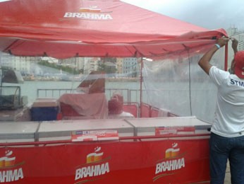 Barraca fechada na Fifa Fan Fest (Foto: Wagner Sarmento/ TV Globo)