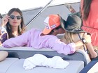 Paris Hilton troca carinhos com Álvaro Garnero Filho em Ibiza