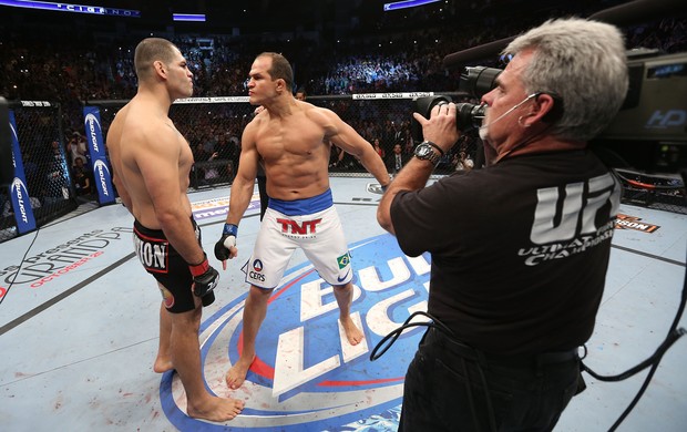 Cain Velasquez x Junior Dos Santos ufc 166 (Foto: Getty Images)