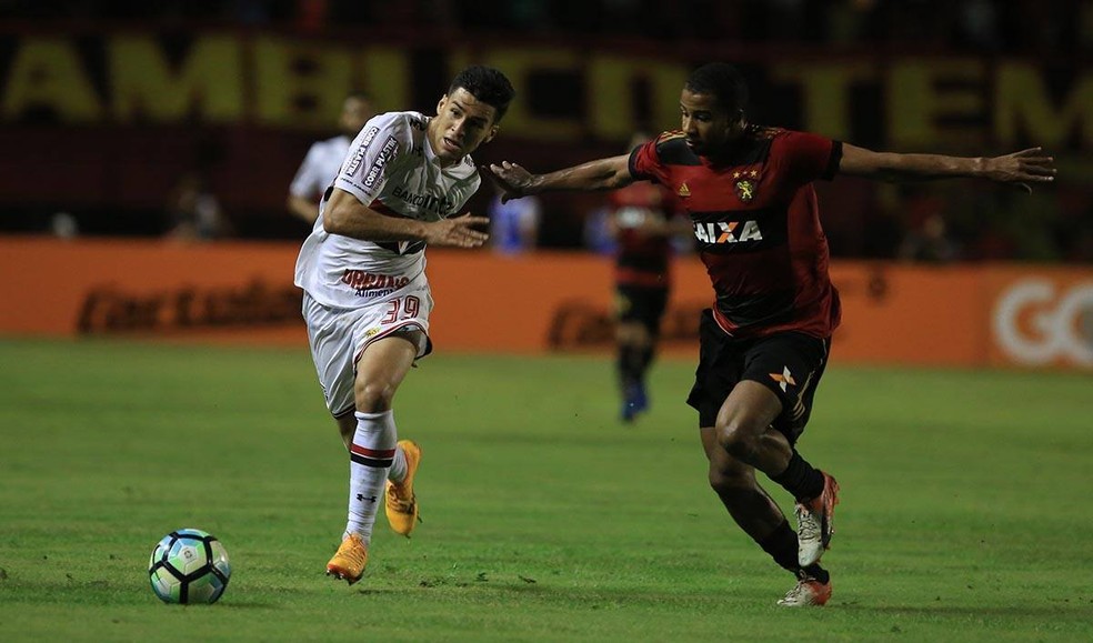 Marcinho foi um dos destaques da partida contra o Sport (Foto: Rubens Chiri / site oficial do SPFC)