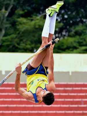 Atletismo Thiago Braz troféu Brasil (Foto: Osvaldo F./ Contrapé)