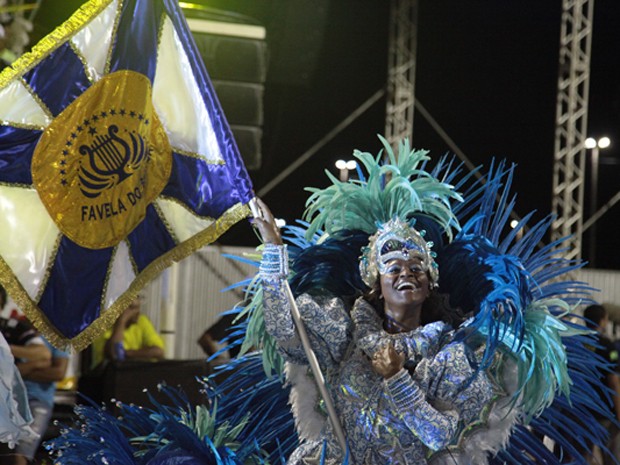 Porta-bandeira da Favela, na Passarela do Samba, em São Luís (Foto: Paulo de Tarso Jr./Imirante) Porta-bandeira da Favela, na Passarela do Samba, em São Luís (Foto: Paulo de Tarso Jr./Imirante)