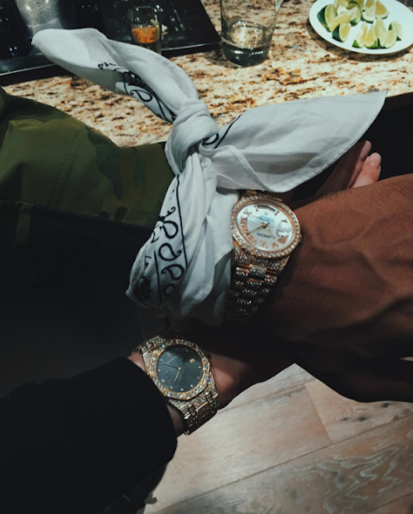 Kylie Jenner e PartyNextDoor comparam seus relógios de luxo (Foto: Instagram)