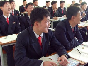 Universidade na Coreia do Norte é financiada por instituições de caridade cristãs dos EUA e tem aprovação do governo ditatorial (Foto: BBC)