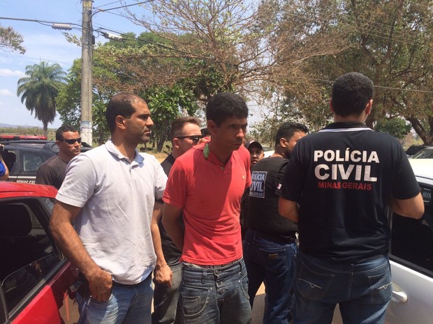 Criminosos estavam em um rancho na zona rural de Ibiaí (Foto: Natália Jael/Inter TV)