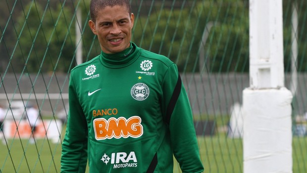 Alex faz seu primeiro treino com bola no coritiba (Foto: Divulgação/site oficial do Coritiba Foot Ball Club)