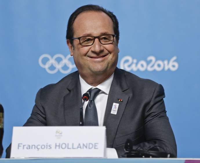 Com Paris candidata à 2024, Hollande diz “Lutamos contra o terrorismo”