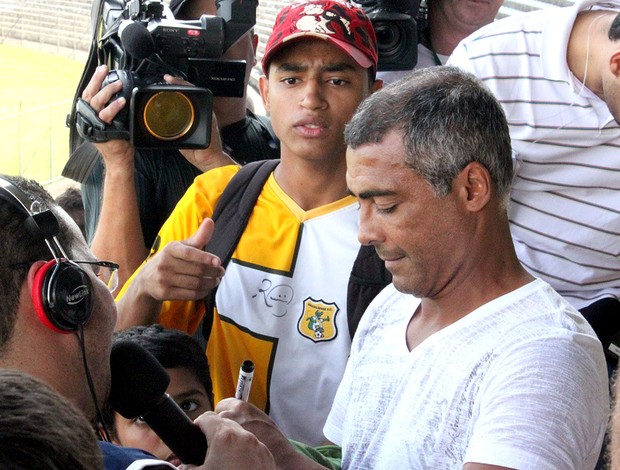 Romário na partida do Brasiliense Romarinho (Foto: Fabrício Marques )