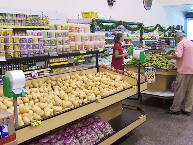 Alta dos alimentos alavancou inflação de outubro em Ribeirão Preto (Foto: Antonio Luiz/EPTV)