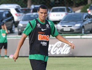 Emerson, zagueiro do Coritiba (Foto: Rodrigo Weinhardt / Divulgação Coritiba)