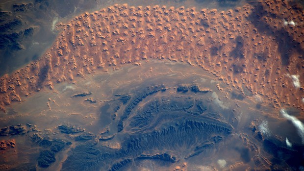 Gerst também fotografou o Deserto do Saara pouco antes do pôr do sol (Foto: Alexander Gerst/ESA/Nasa) Gerst também fotografou o Deserto do Saara pouco antes do pôr do sol (Foto: Alexander Gerst/ESA/Nasa)