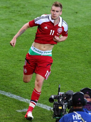 A gracinha encomendada na Eurocopa teve um preço salgado (Foto: Alex Livesey/Getty Images)