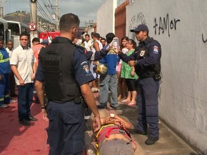 Acidente deixa feridos em Vitória, no Espírito Santo (Foto: Reprodução/TV Gazeta)
